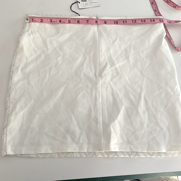 Cream/off white sequin front stretch mini skirt - Picture 2 of 5